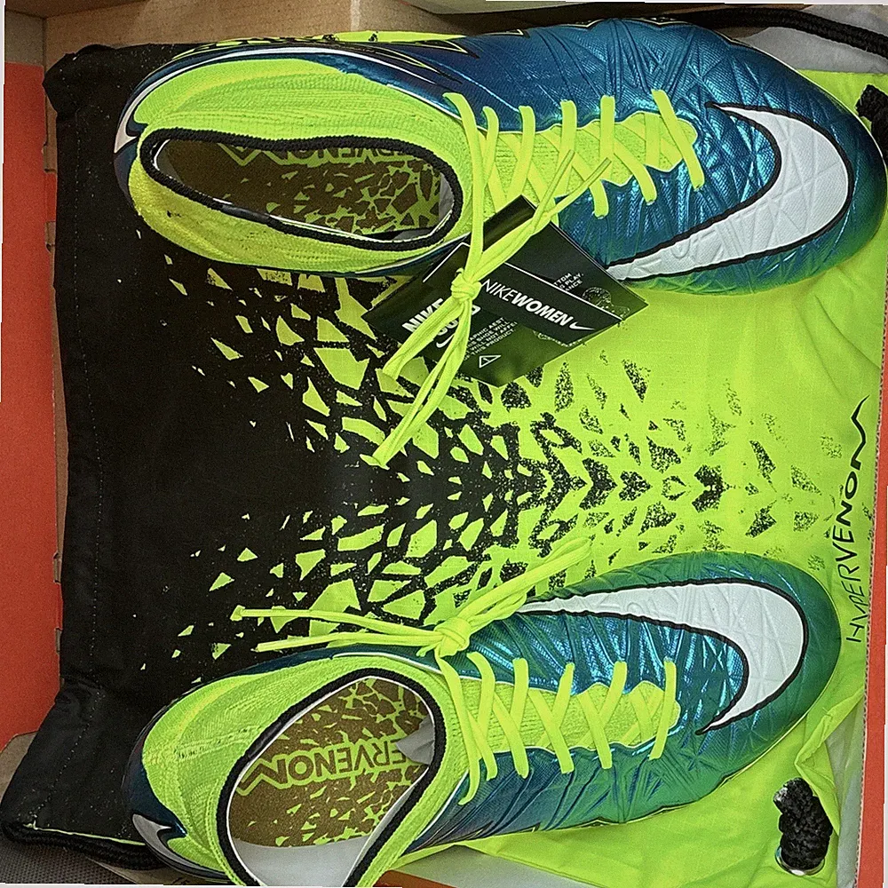Nike Hypervenom Phantom II FG Women’s Soccer Cleats Multi-Color US 8.5 M
