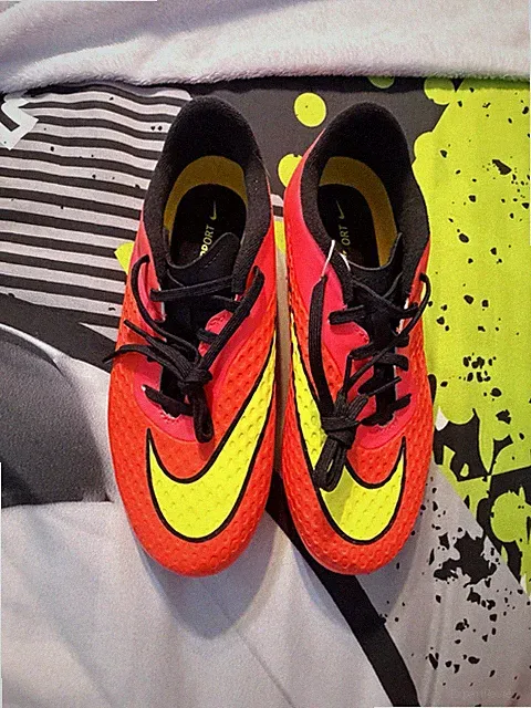 Nike Hypervenom Phelon FG Football Soccer Cleats 4Y