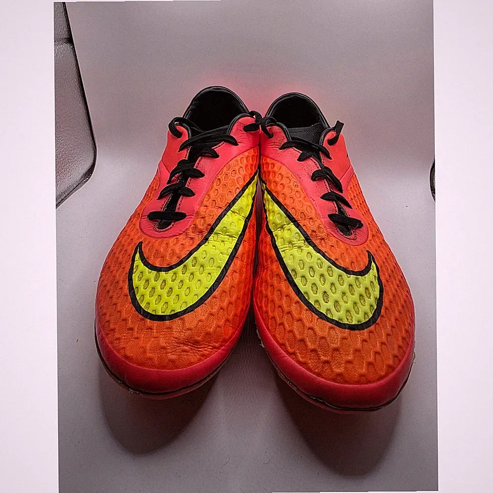 Nike Hypervenom Phelon FG Soccer Cleats Bright Crimson Volt 599730-690 Mens 11.5