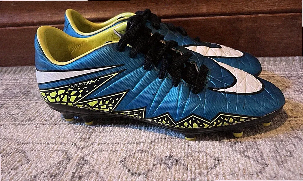 Nike Hypervenom Phelon II FG Women’s Soccer Cleats Size 9 Blue Lagoon/Volt