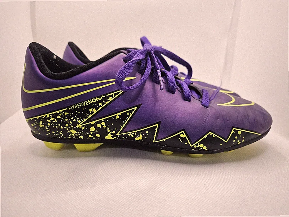 Nike Hypervenom Soccer Cleats Purple Boys' US 2.5Y Youth Football Shoes