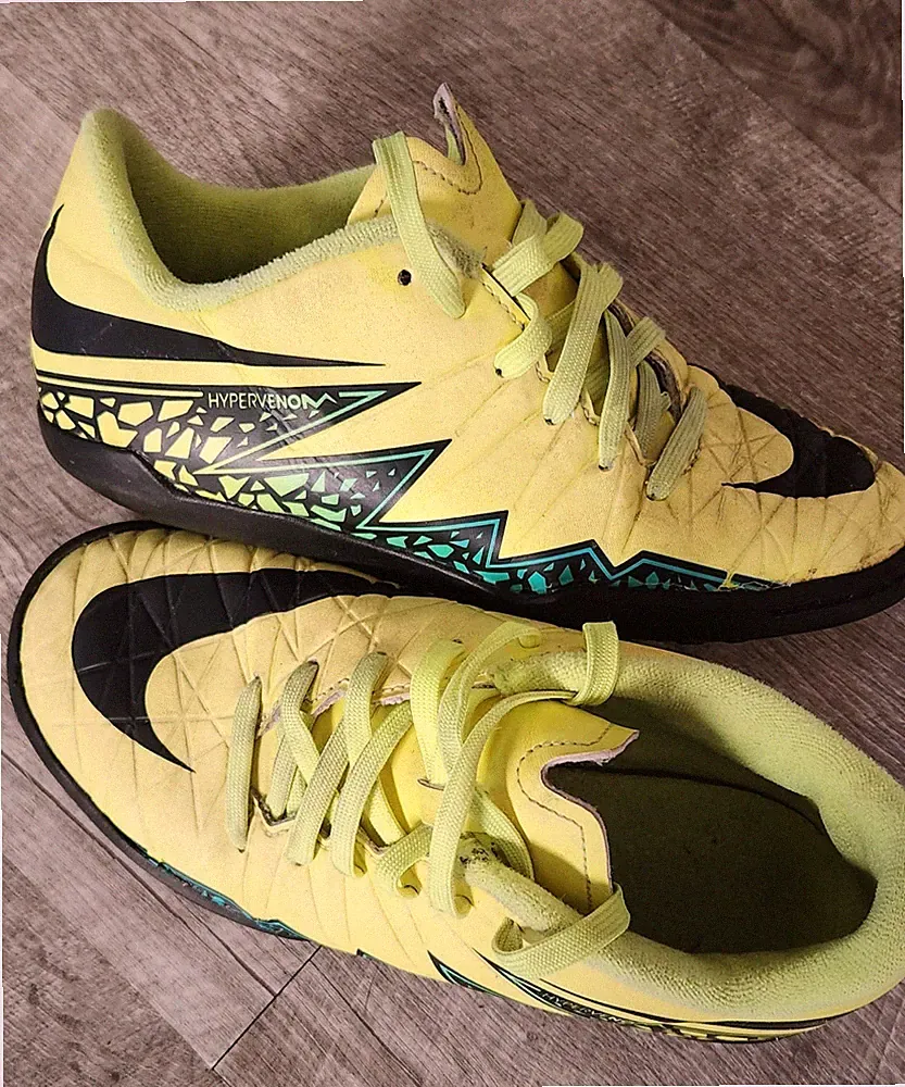 Nike Hypervenom Youth 1.5 Indoor Soccer Cleats Neon Yellow Volt