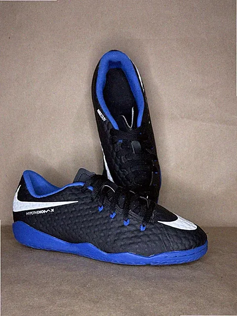 Nike HypervenomX Finale IC Black/Blue Indoor Soccer 852600-002 Size 5.5Y