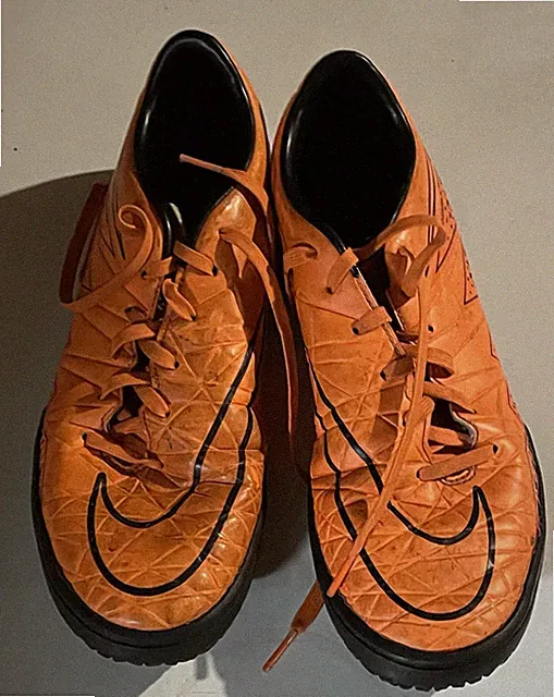 NIKE INDOOR SOCCER SHOES ORANGE US SIZE 7