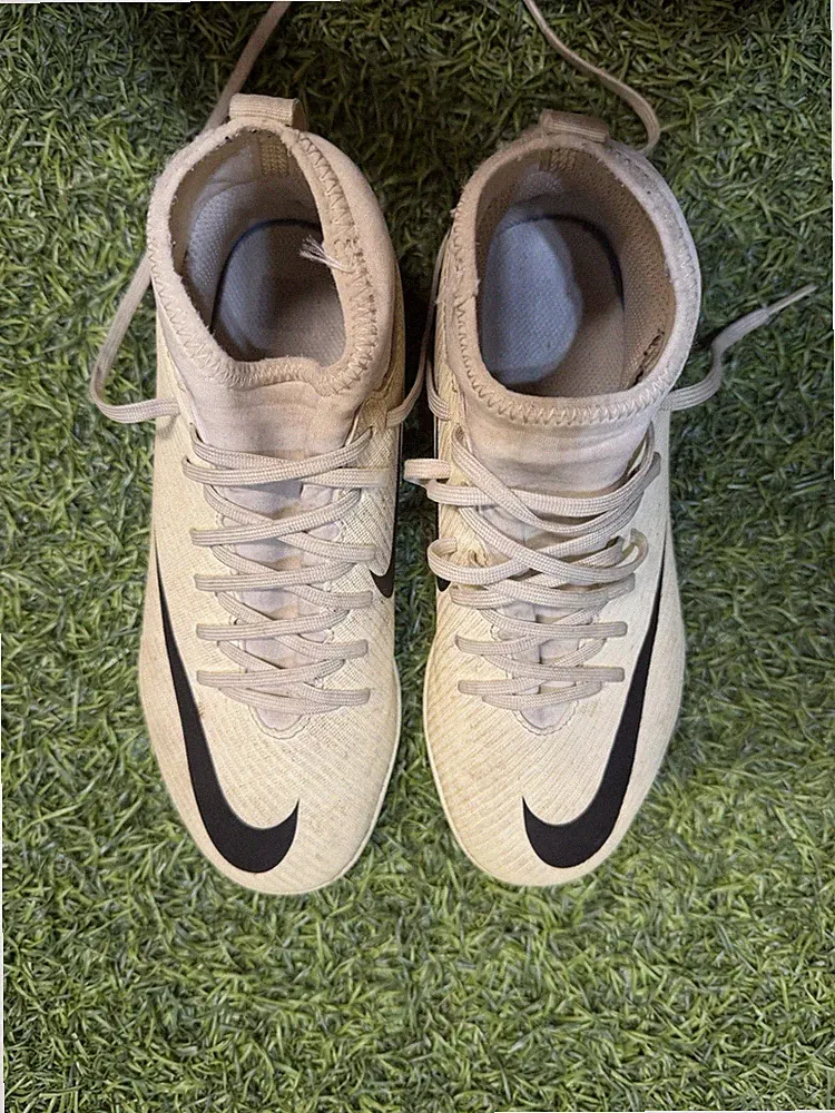 boys indoor soccer shoes