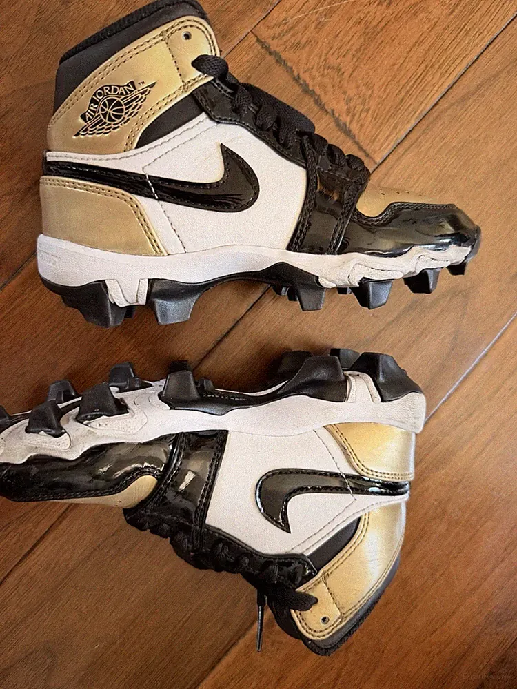 Nike Jordan 1 cleats. Kids Size 13