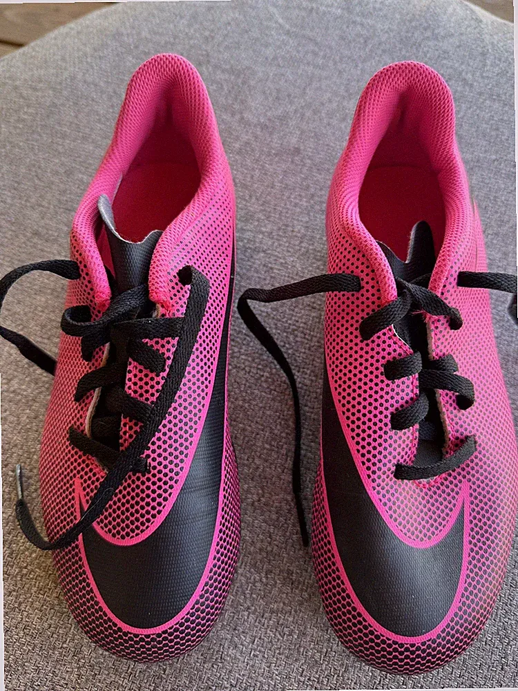 Nike Jr Bravata II FG Pink / Black Soccer Shoes Cleats Kids Girls Size 13Y