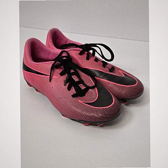 Nike Jr Bravata II FG Soccer Cleat Girls 3.5Y Hot Pink & Black Youth 3.5 Kids