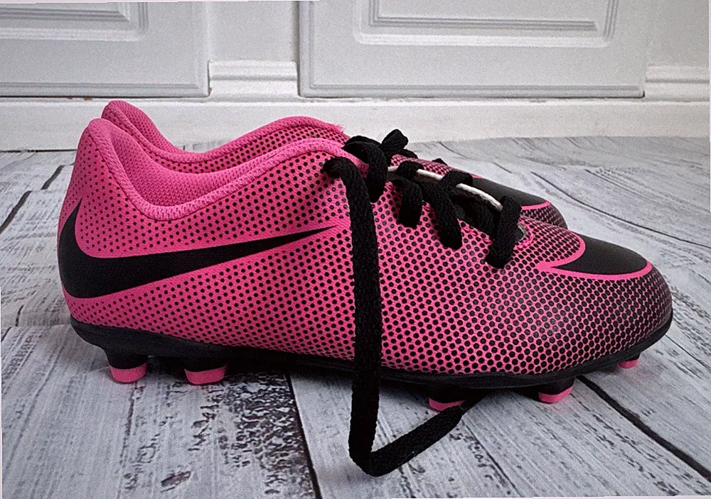 Nike Jr Bravata II Pink Unisex Kids Soccer Cleats 844442-800 Size 2Y Youth NEW