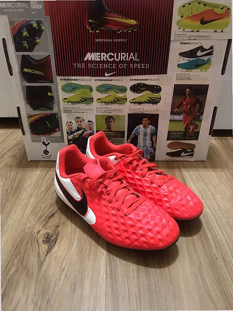 Nike JR Legend 8 Club FG/MG AT5881-606 Laser Crimson Soccer Cleats Boys Size 4Y
