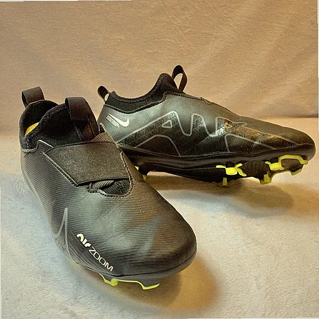Nike Jr. Mercurial Kids' Multi-Ground High-Top Soccer Cleats Size 6Y