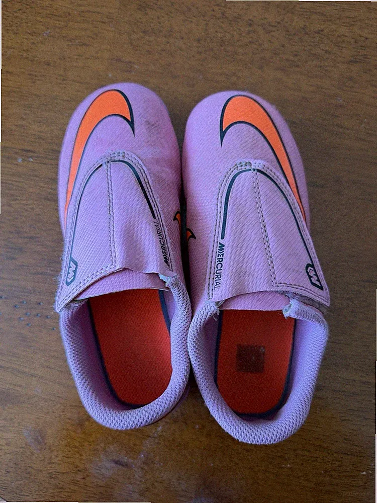 Nike Jr. Mercurial Size 13 Club Little Kids' Multi-Ground Low-Top Soccer Cleats