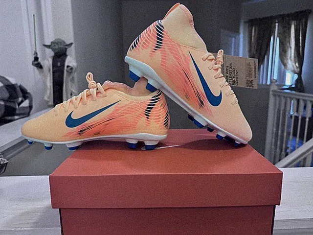 Nike Jr. Mercurial Superfly 10 Club Kylian Mbappé FG/MG Soccer Cleat 4.5 Youth