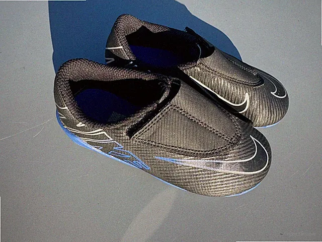 Nike Jr. Mercurial Vapor 15 Club Toddler soccer cleats