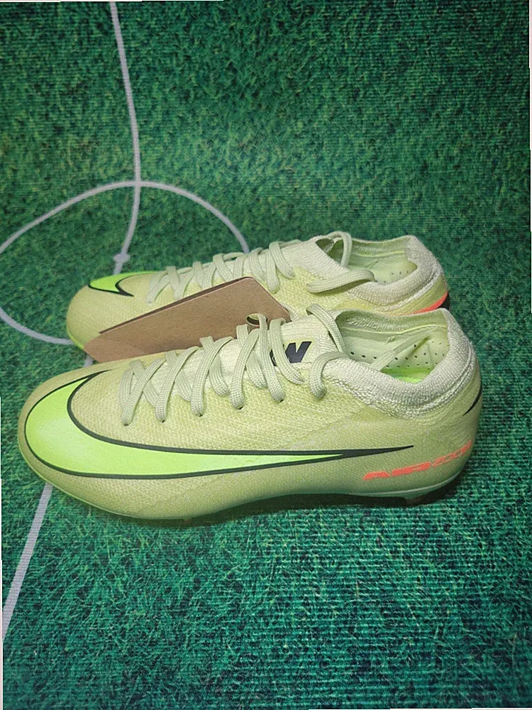 Nike Jr. Mercurial Vapor 16 Pro Firm-Ground Low-Top Cleats Size 1