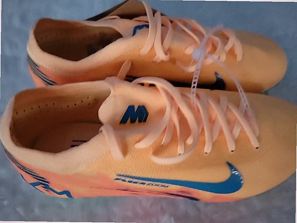 Nike Jr. Mercurial Vapor 16 Pro Kylian Mbappé Size 4.5Y Orange Cleats HF5450-801