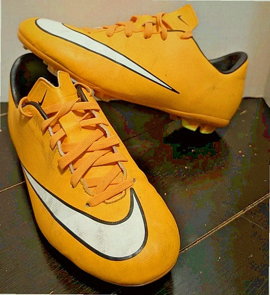 Nike Jr. Mercurial Victory V Kids' Soccer Shoes Yellow-White 3.5 Y