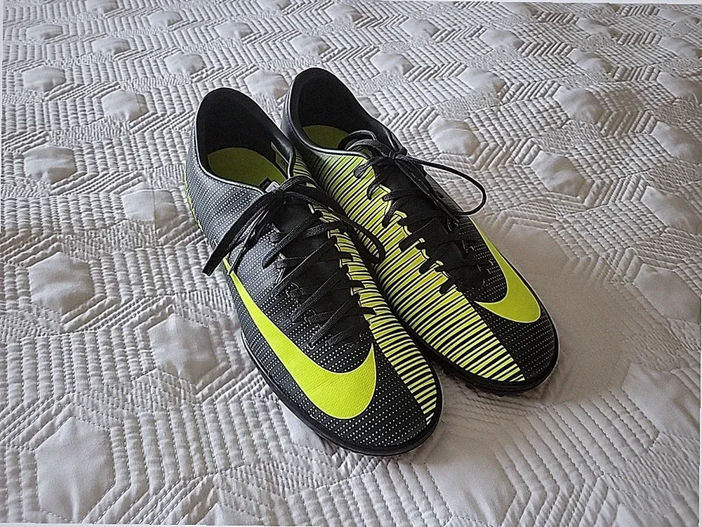 NIKE JR Soccer Cleats Seaweed/Volt YOUTH SIZE 7.5