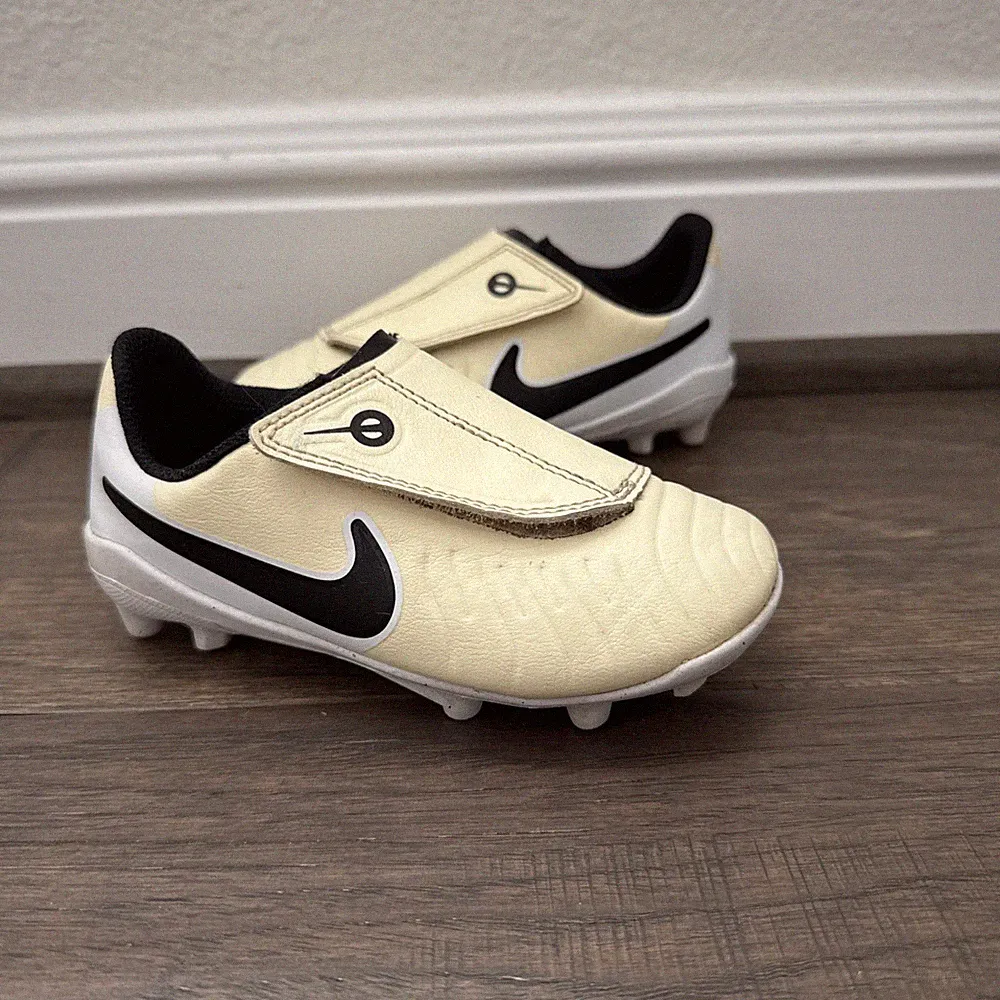 Nike JR Tiempo Legend 10 Club FG Boys Size 9.5C Soccer Cleats DV4356-700