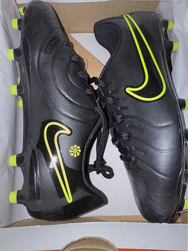 Nike Jr. Tiempo Legend 10 Club Little/Big Kids' Soccer Cleats 3.5Y DV4352-001