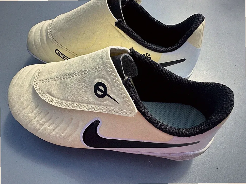 Nike Jr. Tiempo Legend 10 Club Soccer Cleats Size US 9C Yellow/White/Black