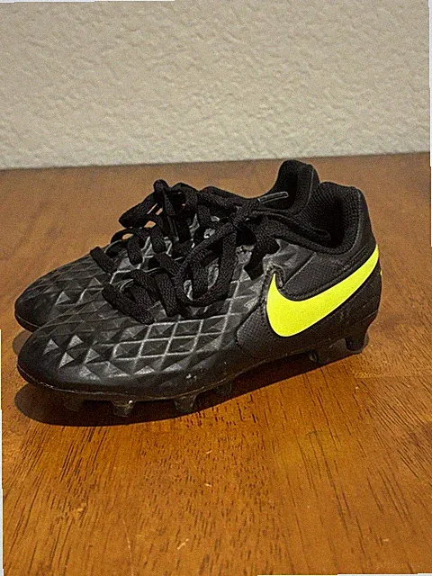 Nike Jr. Tiempo Legend 8 Soccer Cleats Youth AT5881-070 Black-Volt Size 11C