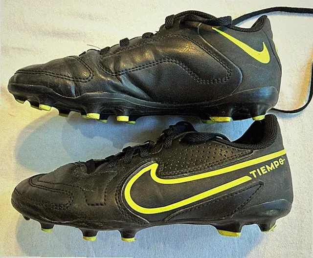 Nike Jr Tiempo Legend 9 Soccer Cleats 2.5Y Black DA1331-070