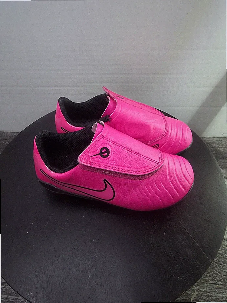 Nike Jr Tiempo Legend Youth Soccer Cleats Size 9C Pink