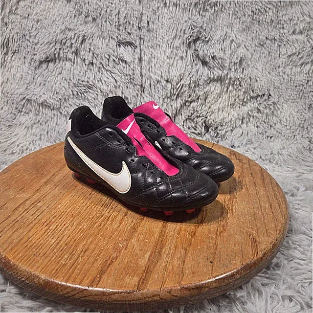 Nike JR Tiempo Rio FG-R Youth Size 13C Black Pink Soccer Cleats 509035-016