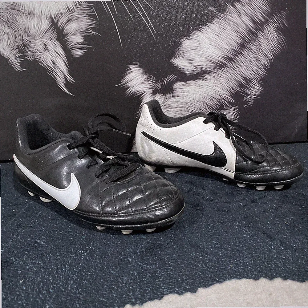 Nike JR Tiempo Rio II FG-R 631286-010 Athletic Soccer Cleats Boys 13.5C Black