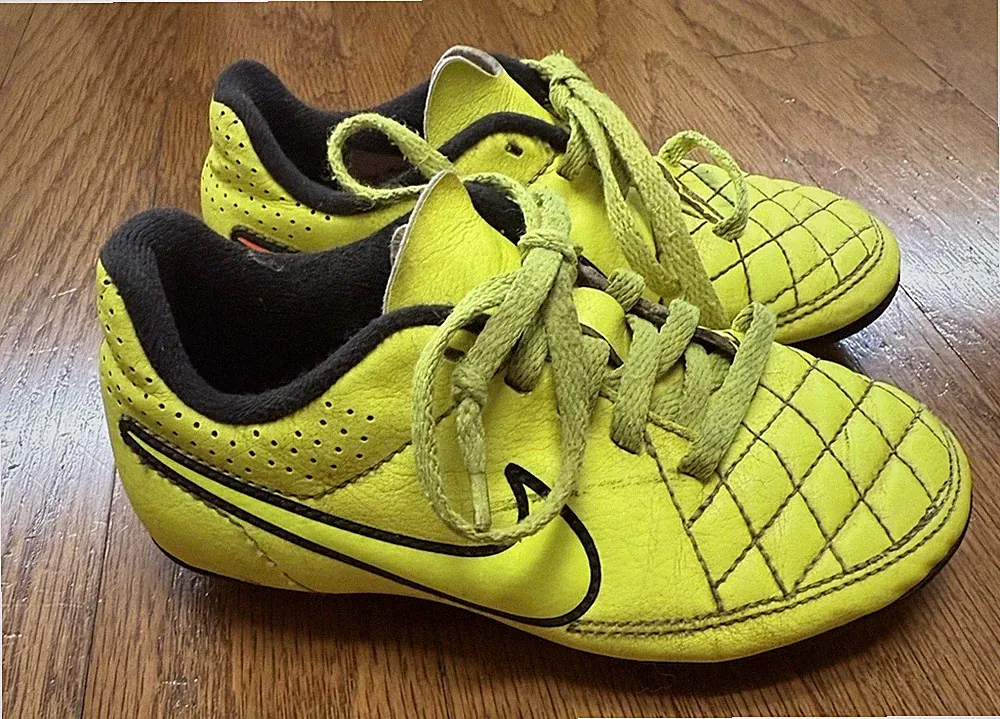 Nike JR TIEMPO RIO II FG - R Yellow/Black Soccer Cleats Boys Size 10C