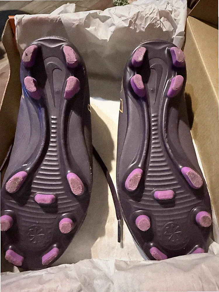Nike Jr Vapor 16 Club KM FG/MG Girls Soccer Cleats Purple US 1.5Y