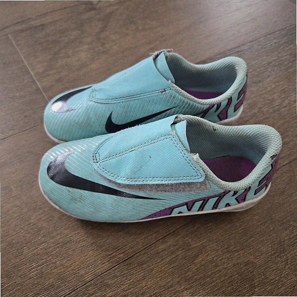 Nike Jr Zoom Vapor 15 Academy FG Soccer Cleats Boys Girls Size 11c No Box
