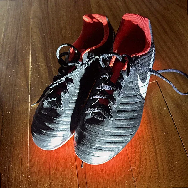 Nike Junior Legend 7 Size 4 Boys Soccer Cleats, Firm Ground, New Without Box