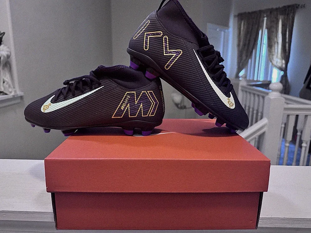 Nike Junior Mercurial Superfly 10 Club KM FG/MG Soccer Cleats 5.Y HF6283-500
