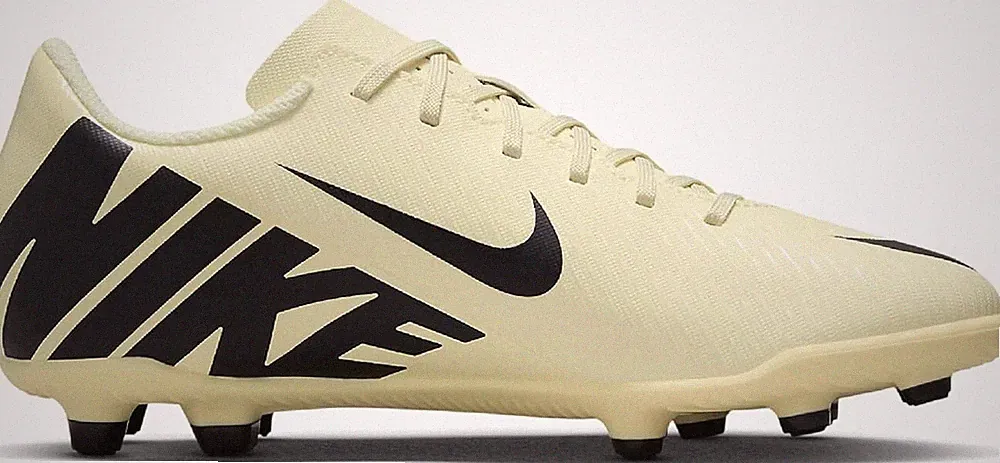 Nike Junior Vapor 15 Club FG/MG Big Kids' Soccer Cleats (Lemonade/Black) Size 1