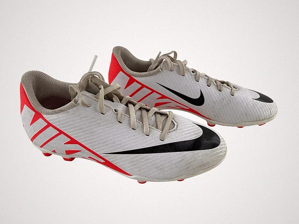 Nike Kids' Mercurial Vapor 15 Club FG Soccer Cleats DJ5958-600 Youth 3.5Y