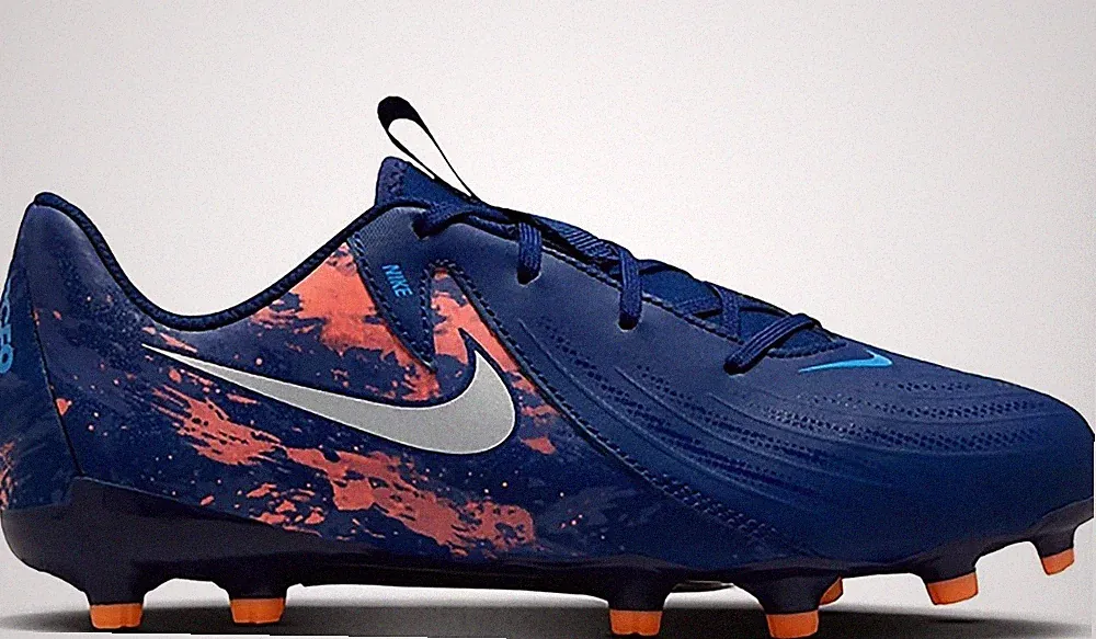 Nike Kids' Phantom GX II Academy Firm Ground Soccer Cleats 5.5 Y
