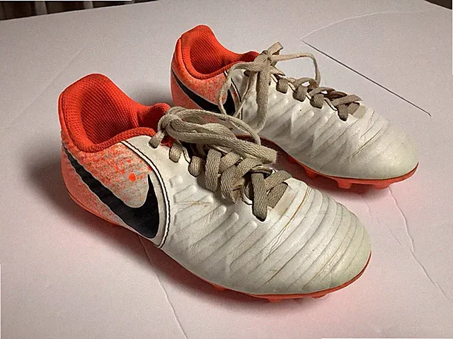 Nike Kids Size 11C Soccer Cleats. Tiempo.