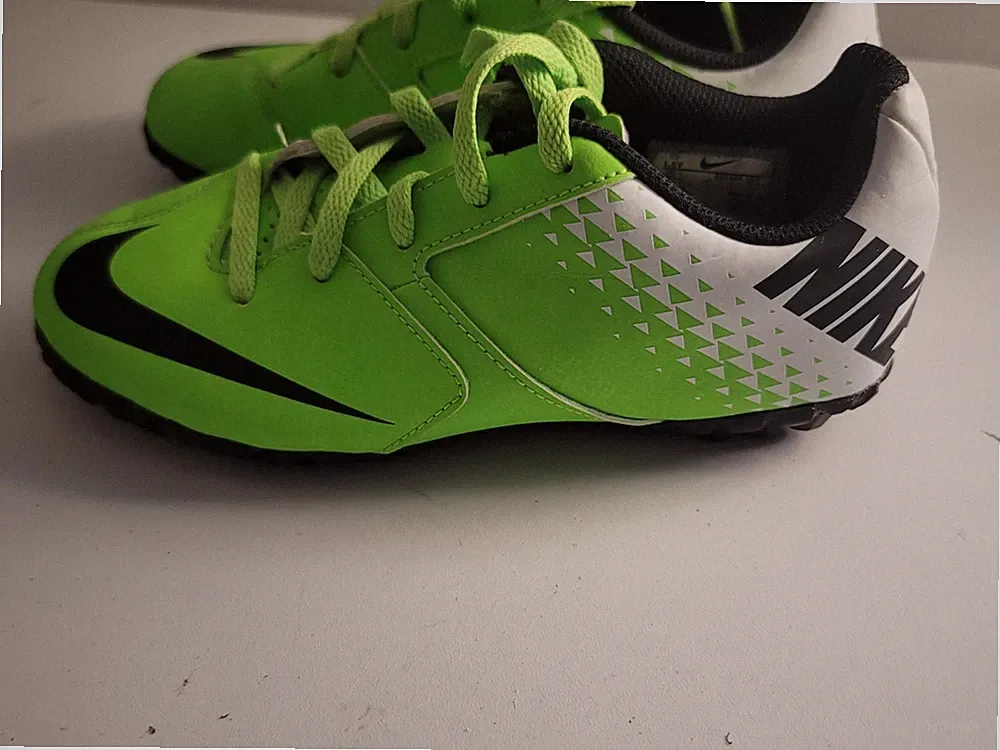 Nike Kids’ Soccer.Cleats | green black white , Size US 1.5Y
