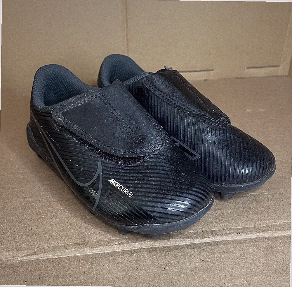 Nike Kids Toddler Youth Child Mercurial Soccer Shoes Cleats Sz 9.5 C Laceless
