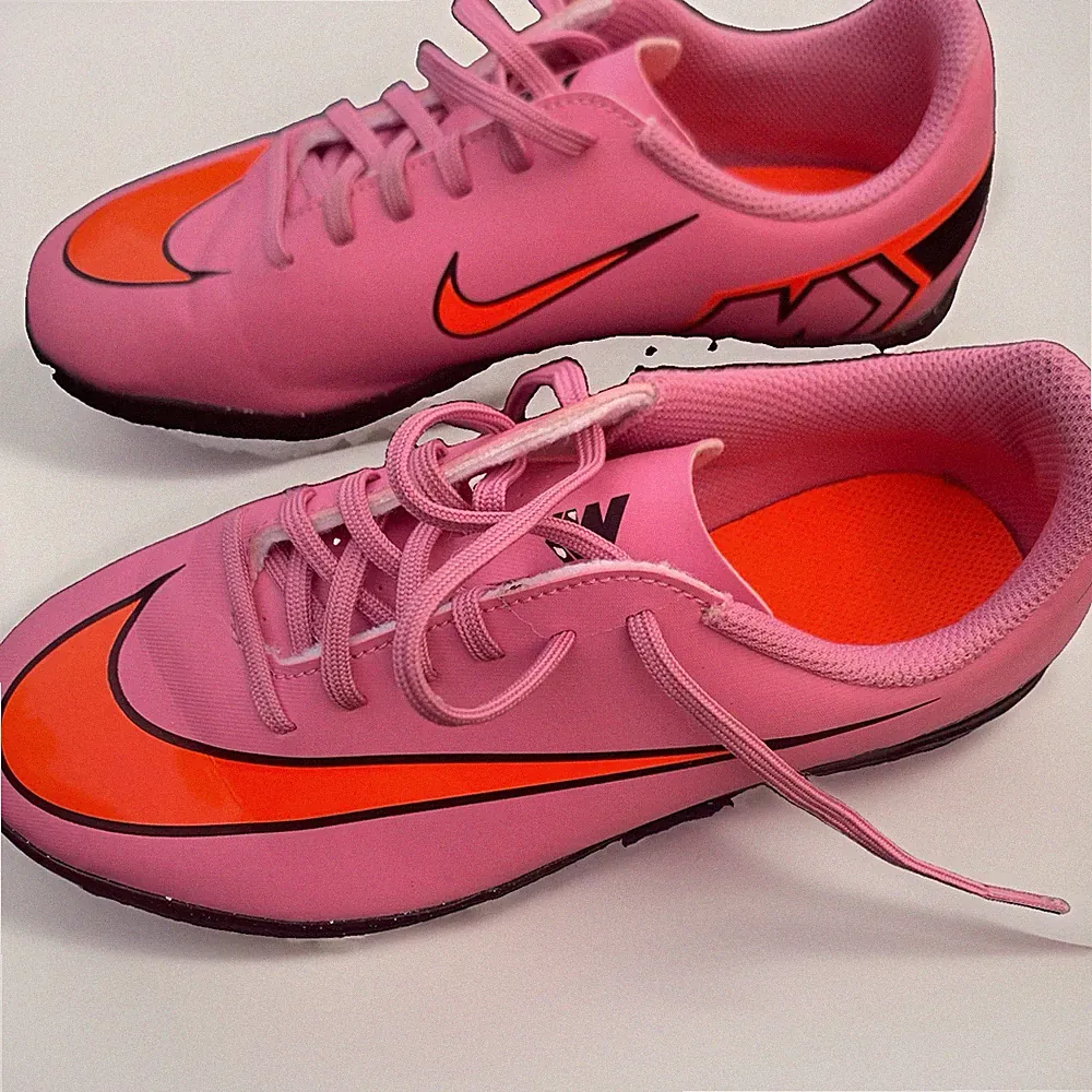 Nike Kids Youth Size 3 Mercurial Vapor 16 Club Turf Soccer Cleats
