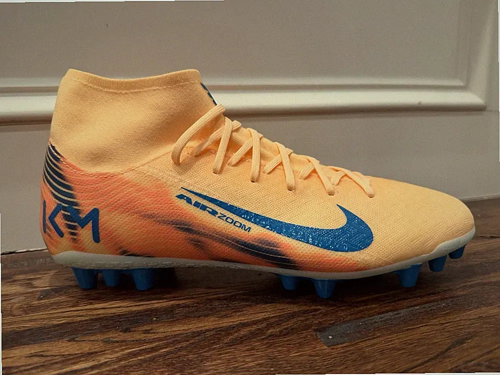 Nike Kylian Mbappe Mercurial Superfly 10 Soccer Cleats, Men’s size 9.5