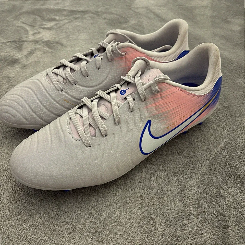 Nike Legend 10 Academy FG/MG Soccer Cleats Mens 9 IM7518-001 Tiempo Women's 10.5