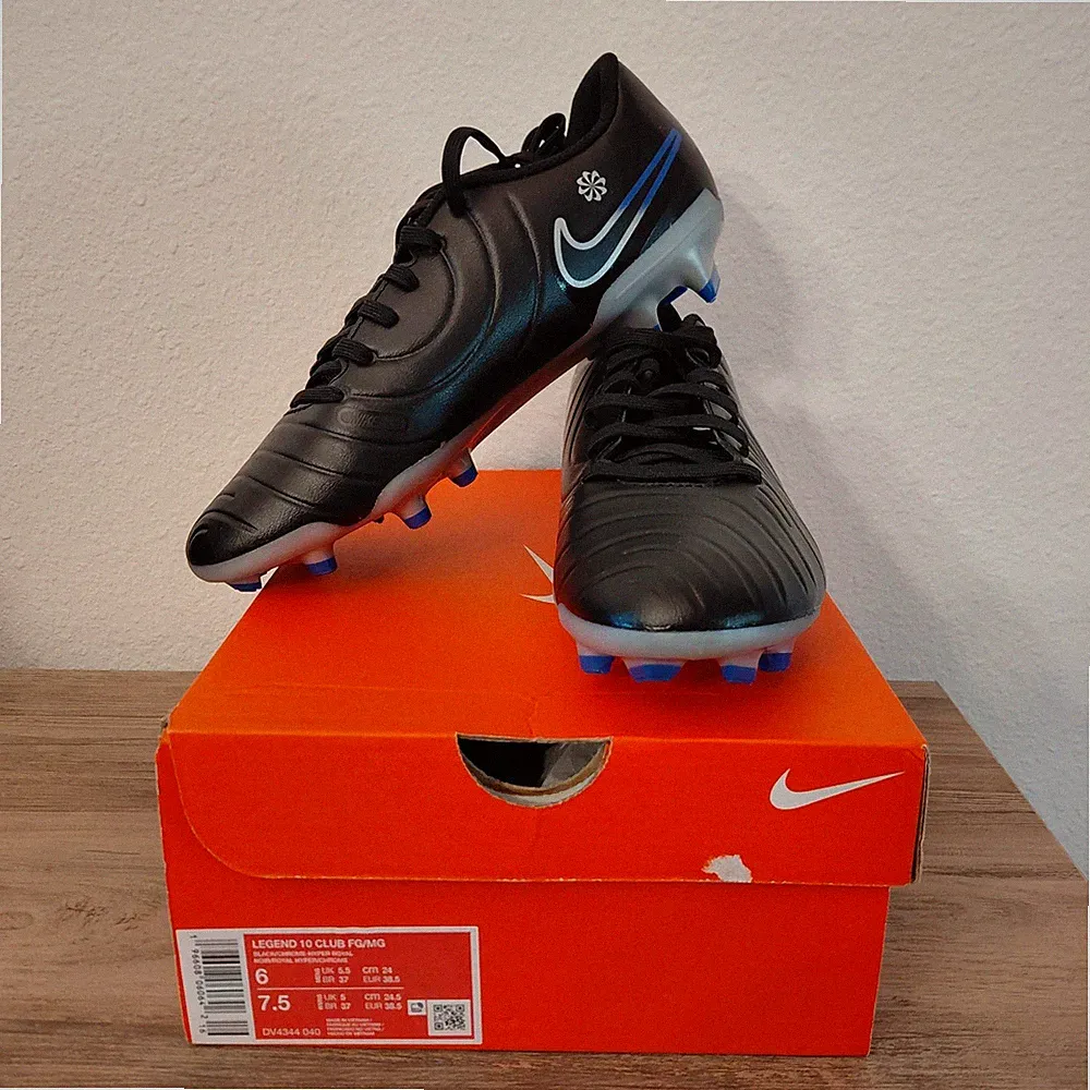 Nike Legend 10 Club FG/MG Soccer Cleats Black Chrome Royal DV4344-040 M6 W7.5