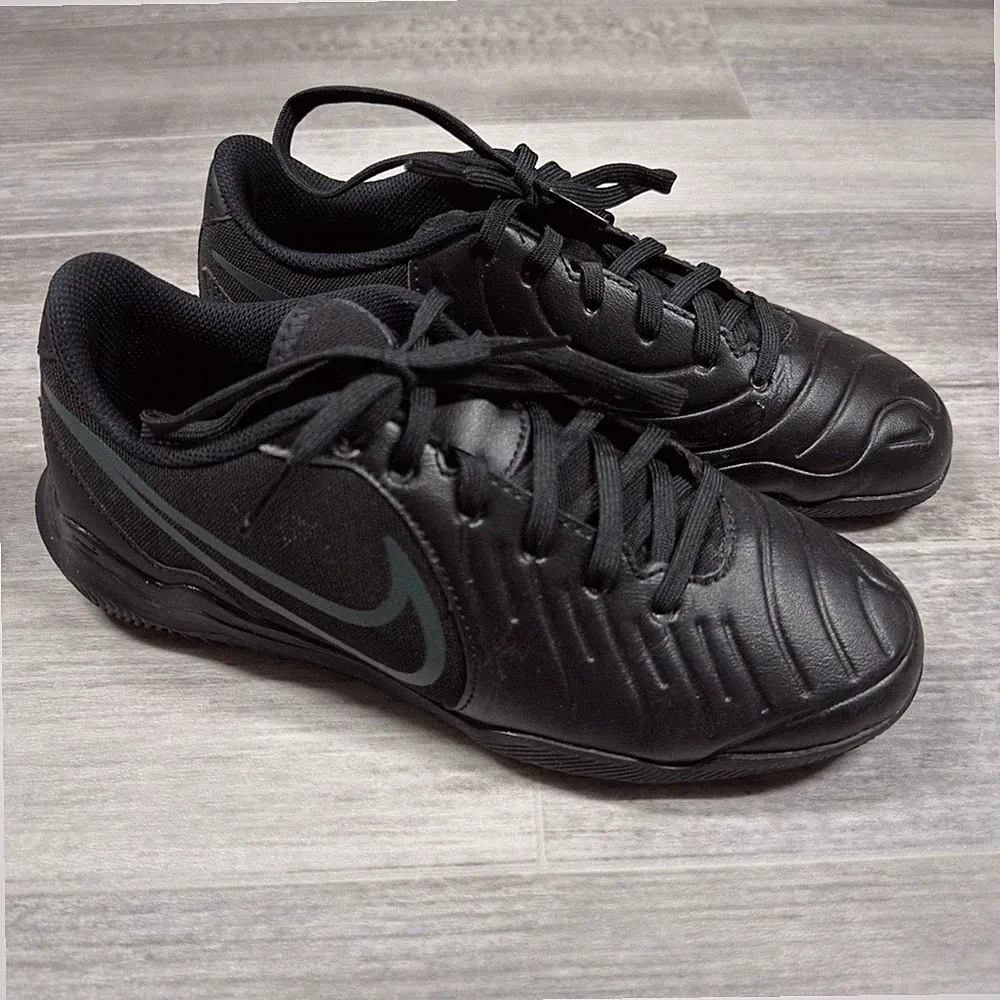 Nike Legend 10 Club IC Soccer Shoes Men 6 Black DV4343-002 Indoor Futsal Cleats