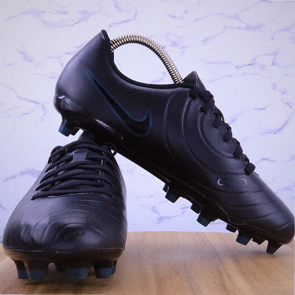 Nike Legend 10 Low Soccer Cleats Black Leather Sneakers DV4352-002 Youth Sz 5.5Y