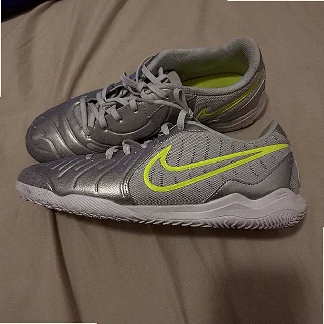 Nike Legend Academy Indoor Soccer Silver Shoes Size 10