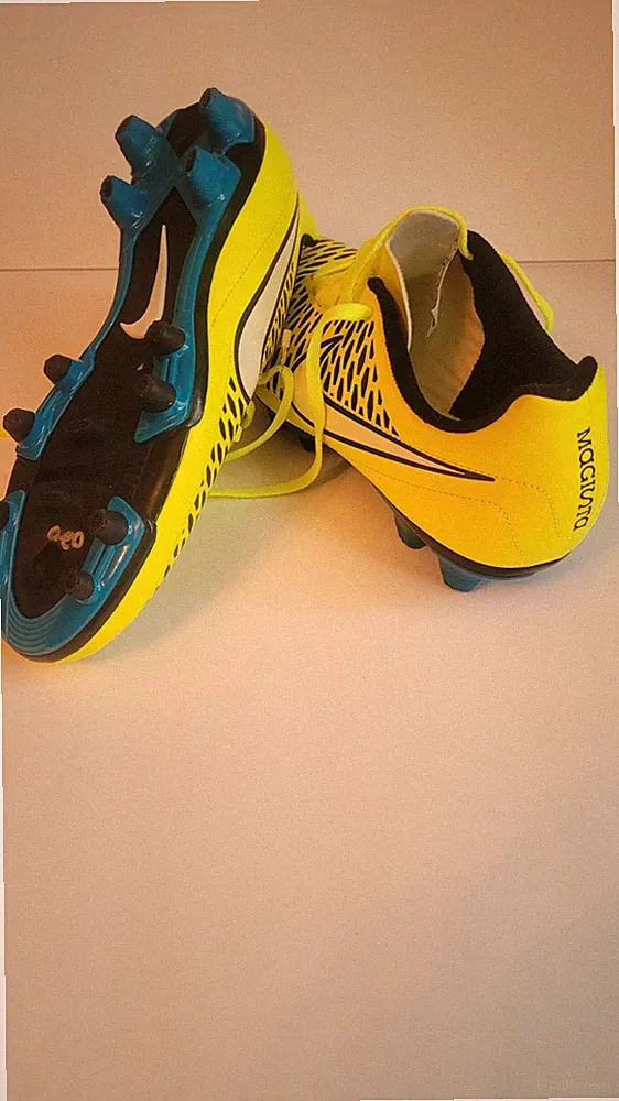 Nike Magista FG Womens Soccer Cleats Black Yellow Size 8