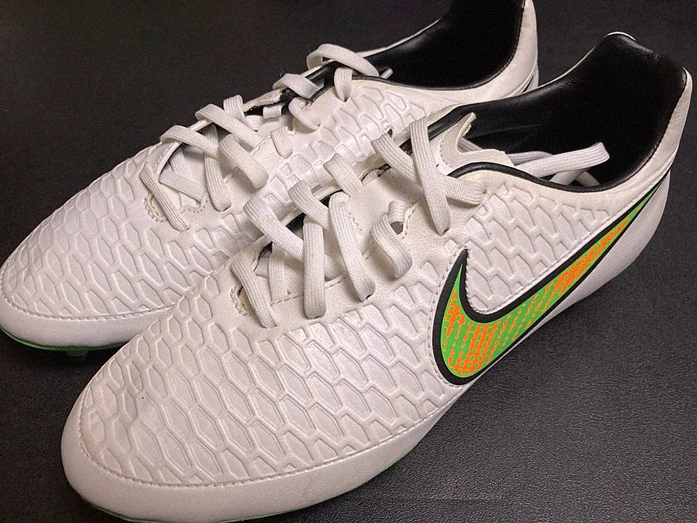 Nike Magista Onda FG Soccer Cleats White And Green Men's Size 7.5
